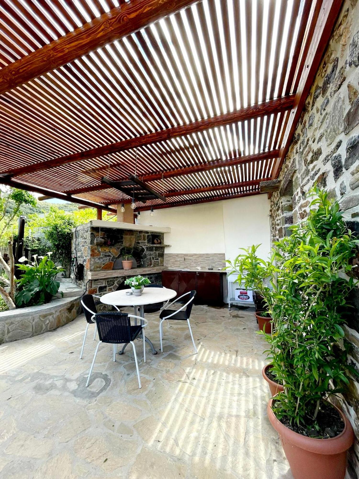 Vila Platipodi Stone House Nikithianos Exteriér fotografie